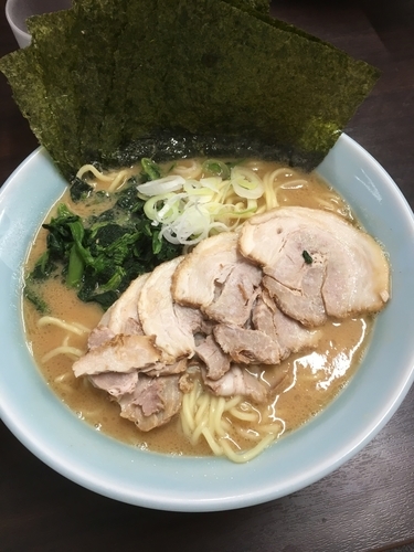 「濃厚醤油(大)780円+チャーシュー+海苔3枚」@自家製麺 なかむら家 本店の写真