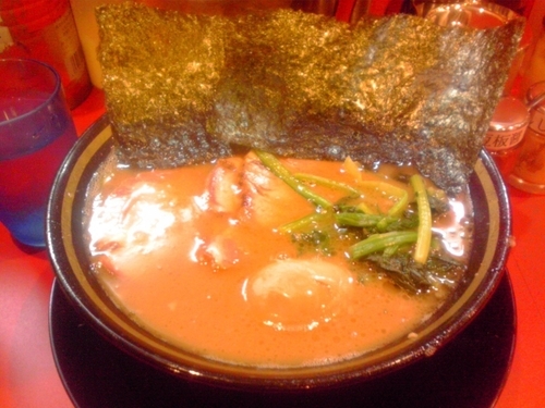 「チャーシューメン+味玉 (800円)」@家系ラーメン たつ家の写真