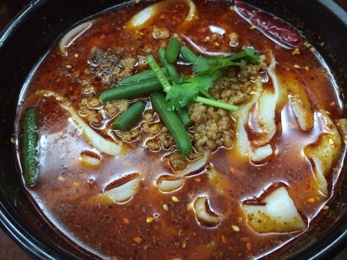 「辛口マーラー刀削麺（700円）」@中国料理 刀削麺 鐘楼 水道橋西口店の写真