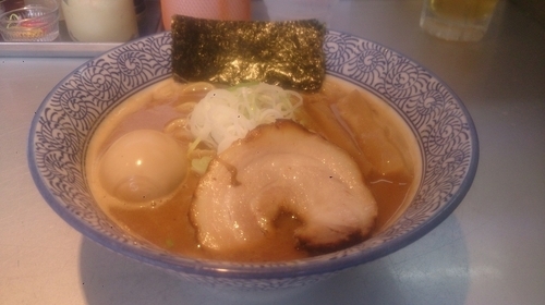 「濃厚豚骨魚介らーめん＋味玉」@豚骨一燈の写真