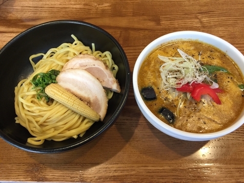 「味噌グリーンカレーつけ麺」@麺処 花田 上野店の写真