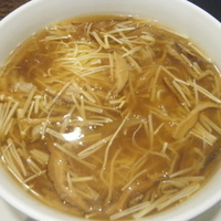 フカヒレあんかけ麺1600円＋パクチー100円