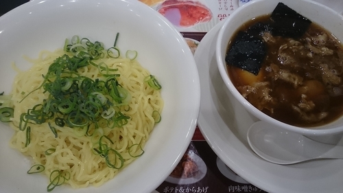 「豚肉の肉盛りつけ麺」@バーミヤン みなとみらい店の写真