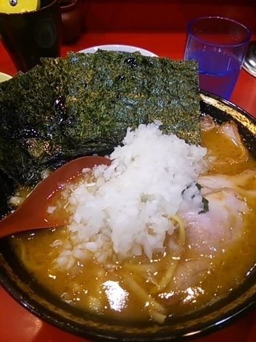 「中盛チャーシュー麺、玉ねぎ」@家系総本山 ラーメン吉村家の写真
