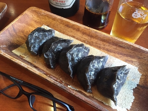「黒餃子」@元祖中華 和合餃子の写真