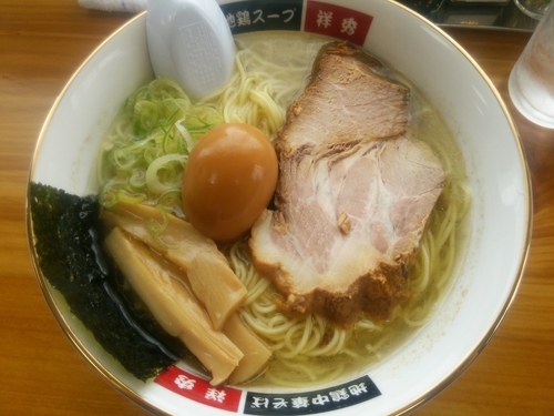 「塩ラーメン＋大盛り＋地鶏煮玉子」@地鶏中華そば 祥秀の写真