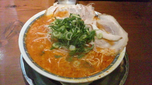 「赤ラーメン（激辛）」@ラーメンからやの写真