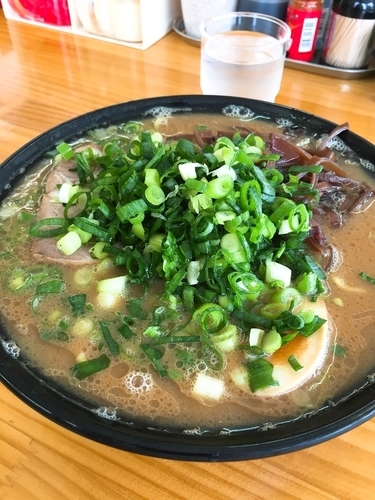 「ねぎ豚骨ラーメン」@豚骨ラーメン 新井商店の写真