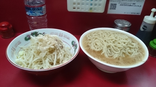 「麺増し大(ヤサイアブラ)￥８３０」@ラーメン二郎 京急川崎店の写真