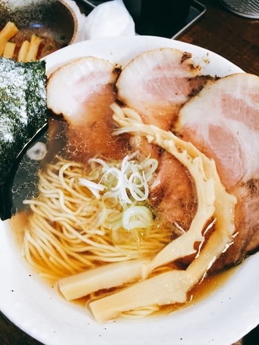 「煮豚醤油ラーメン」@上州地鶏らーめん まるわの写真