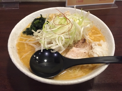 「味噌ラーメン大盛り麺かためトッピングネギ」@ラーメン エアーストリームの写真