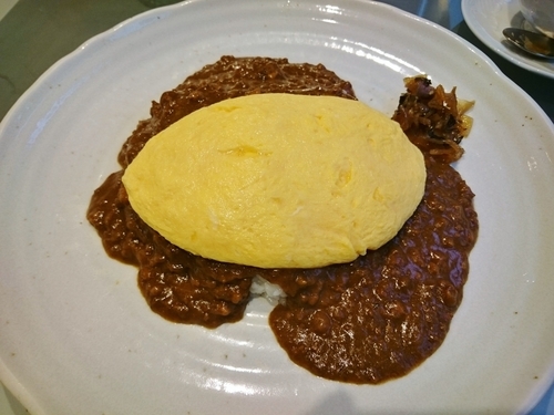 「ドライカレーオムレツのせ（中辛） 1580円」@神田ルー・ド・メール Loup de merの写真