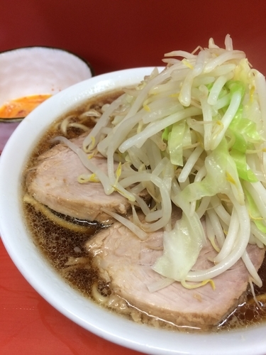 「半分　固め　油抜き　そのまま　卵　750円」@ラーメン二郎 神田神保町店の写真