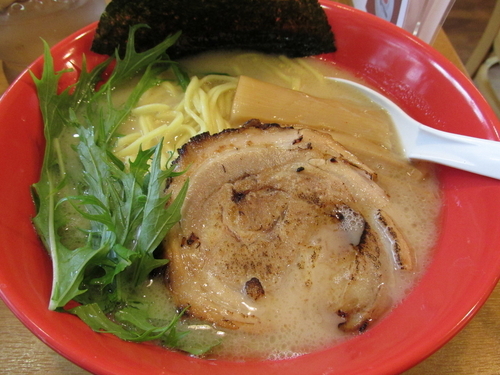 「塩豚骨　「780円」」@ラーメン屋 まるの写真