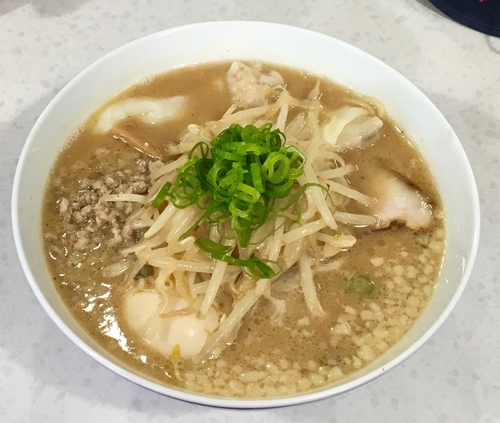 「背脂まみれ灼熱白湯味噌ラーメン地獄+特製」@ラーメン星印の写真