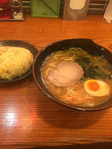 「ラーメン並680円硬め濃いめ、半チャーハン380円」@壱玄家の写真