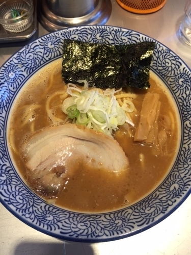 「濃厚豚骨魚介ラーメン　780円」@豚骨一燈の写真