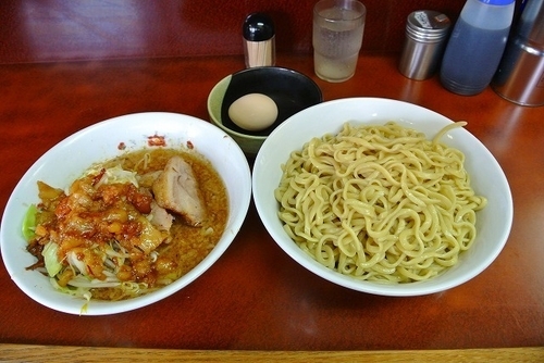 「つけ麺850円　生卵50円　ニンニクアブラ」@ラーメン二郎 めじろ台法政大学前店の写真