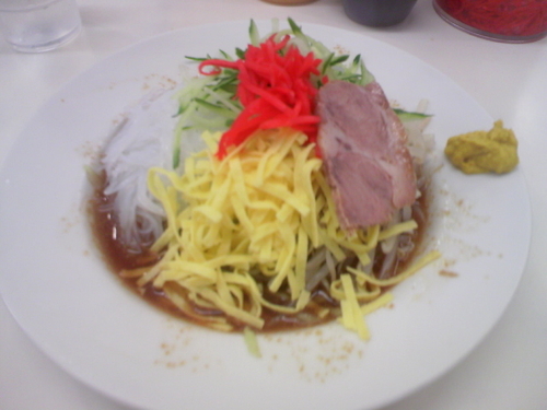 「冷し中華（辛子多め）４００円」@博多天神 渋谷南口店の写真