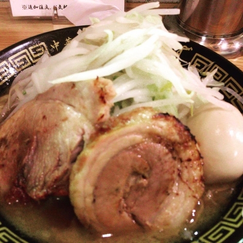 「味玉ラーメン（小）＋野菜チョイ増し」@中華蕎麦うゑずの写真
