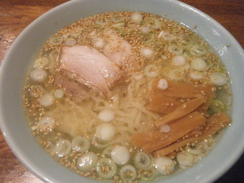 「塩ラーメン600円」@丸信ラーメン 駅前店の写真