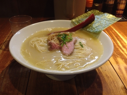 「塩らーめん（大盛り）750円＋100円」@麺肆 秀膽の写真