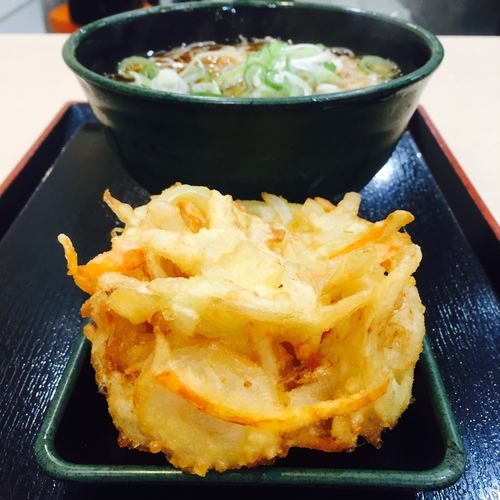 「かけ（¥320）＋かき揚げ（クーポン）」@ゆで太郎 淡路町店の写真