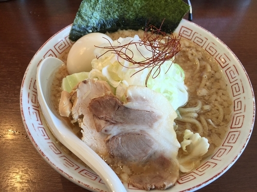 「濃厚中華そば_白」@New old style ゆいが 三郷店の写真