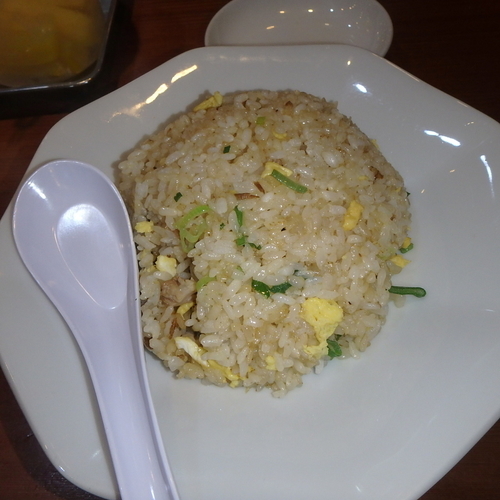 「赤らーめん(690円)、セットチャーハン(+290円)。＋税」@ラーメンからやの写真