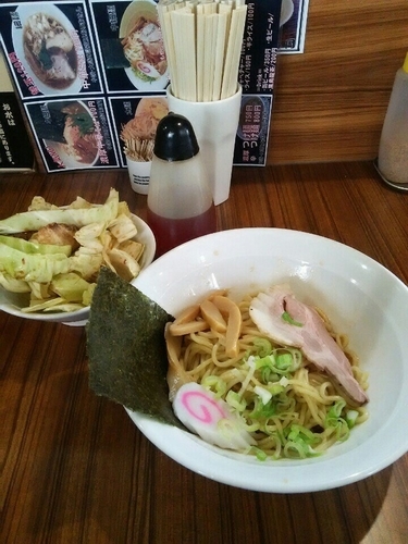 「あぶらそば並盛500円＋キャベチャー100円」@中華そば 伝堂の写真