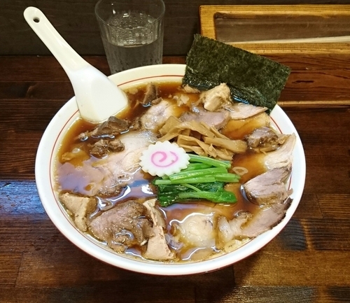 「しょうゆチャーシューメン + 味玉」@オランダ亭の写真