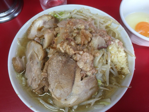 「小ラーメン+生玉子」@ラーメン二郎 西台駅前店の写真