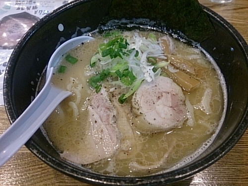 「鶏白湯の自家製麺」@めんごころ なつの写真