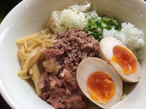 「油そば」@牛骨らぁ麺 マタドール 本店の写真