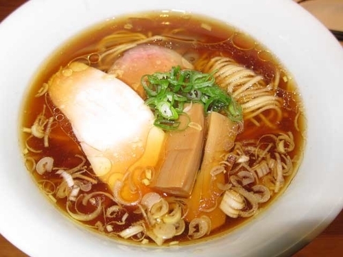 「醤油ラーメン　750円」@ラーメン屋 トイ・ボックスの写真