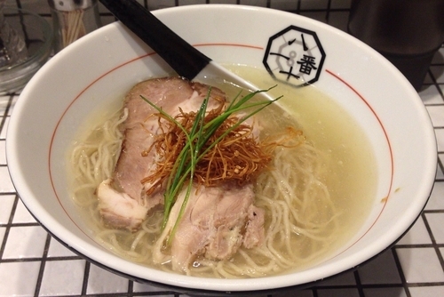 「冷やし塩そば(期間限定)＋スープ炊きご飯」@81番の写真