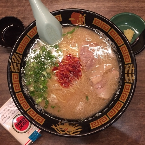 「ラーメン＋追加にんにく＋オスカランの酸味＋半替玉」@一蘭 横浜桜木町店の写真