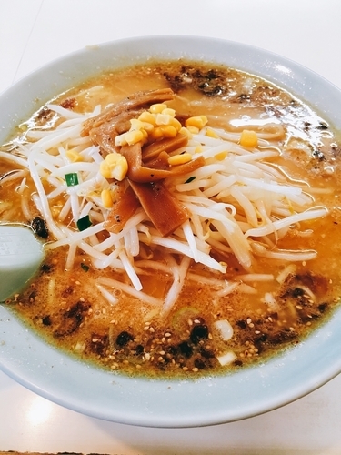 「味噌ラーメン大盛」@サッポロラーメン羆 由良店の写真