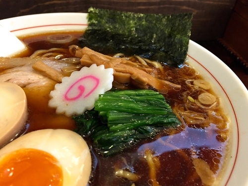 「しょうゆラーメン＋味玉」@オランダ亭の写真