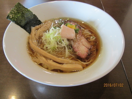 「虎徹そば　醤油細麺ストレート７５０円」@麺や 虎徹の写真