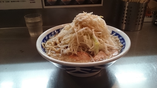 「らーめん・大盛(ヤサイアブラ多め)￥８８０」@らーめん大 蒲田店の写真