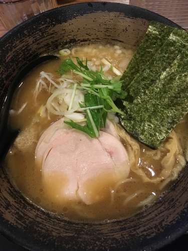 「濃厚鶏骨醤油そば」@濃厚鶏そば 麺屋武一 新橋本店の写真