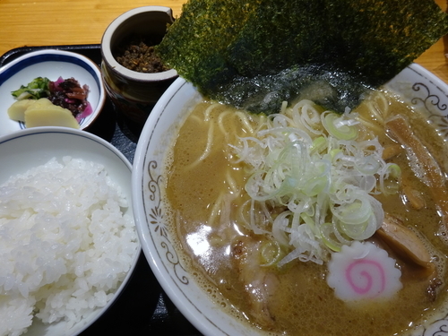 「濃厚中華そば 780円 ＋ ご飯 100円」@中華そば 勝本の写真