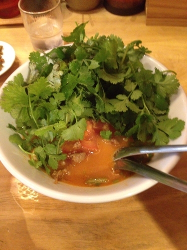 「パクチーラーメン」@九十九とんこつラーメン 恵比寿本店の写真