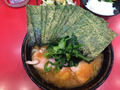 「ラーメン のり チャーシュー 青菜」@家系総本山 ラーメン吉村家の写真
