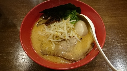 「濃厚醤油味玉ラーメン・・800円」@中華そば うづまきの写真