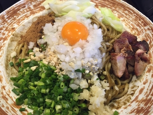 「黒どろまぜそば」@麺や 虎徹の写真