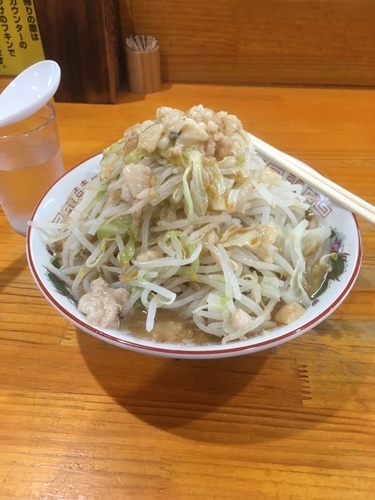 「ラーメン（200g、野菜脂増し、辛め、750¥）」@ラーメン角次の写真