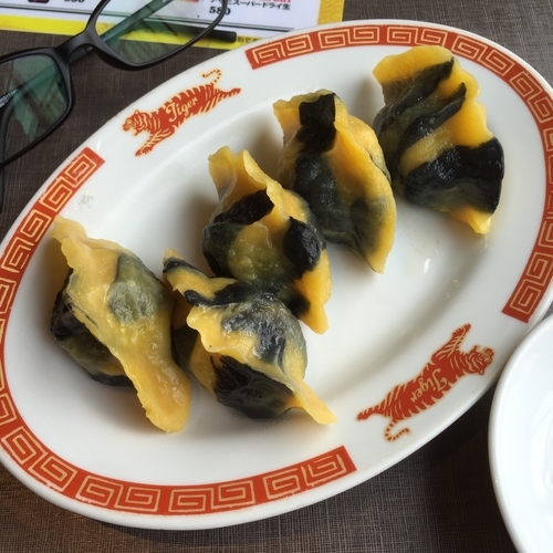 「トラ縞トラ餃子」@タイガー餃子会館 宇田川町店の写真