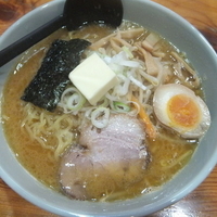 黄金味噌らーめん820円+大盛100円+バター80円